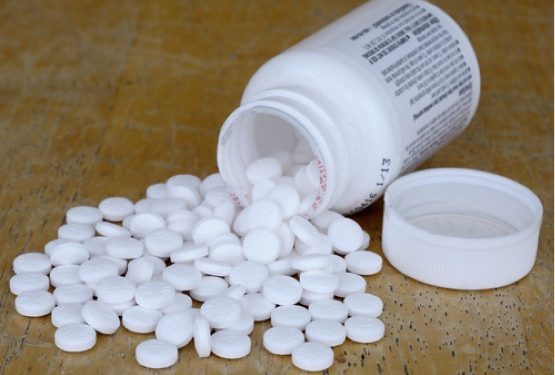 Depositphotos_15431209_s-2015-zenpix Aspirin