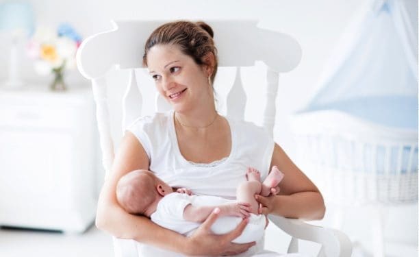 Depositphotos_80497134_m-2015-FamVeldman breastfeeding, baby