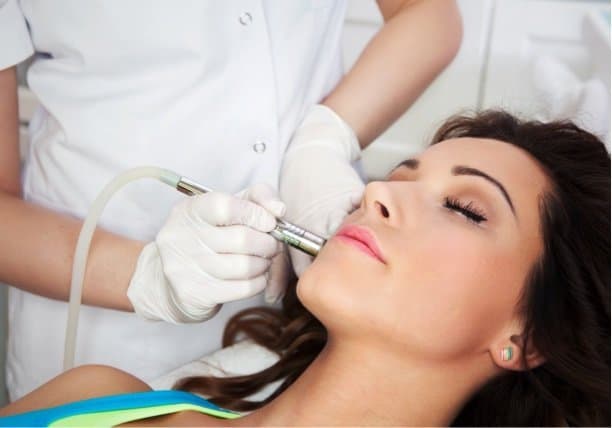 Depositphotos_41218841_s-2019-NinaMalyna Laser treatment