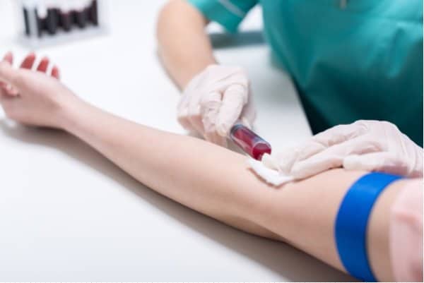 Depositphotos_155281838_s-2019-AlexLipa blood test