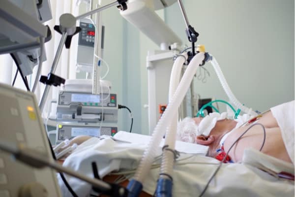 Depositphotos_360049120_s-2019-kirirurisugmailcom Critically ill patient on ventilator