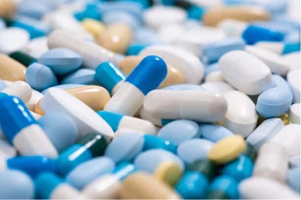 Depositphotos_33059069_s-2019-alexraths antibiotics