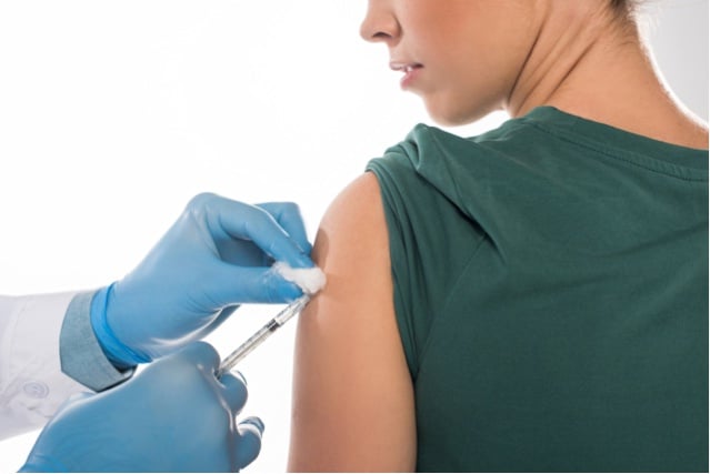 Depositphotos_337856596_s-2019-gorVetushko vaccination