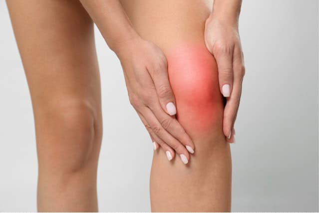 Woman with knee pain.